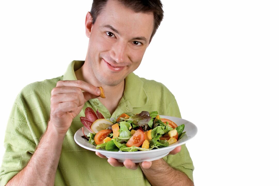 člověk jí zeleninový salát kvůli potenci